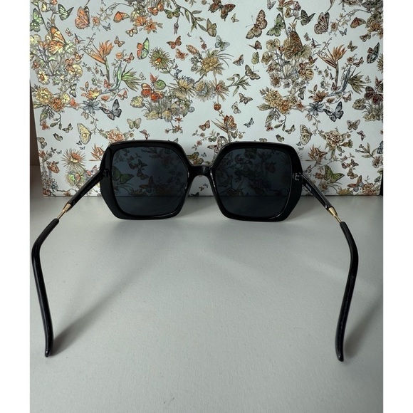 ASOS Design Black Chic Oversized 70s Geometric Square Sunglasses - Picture 5 of 7